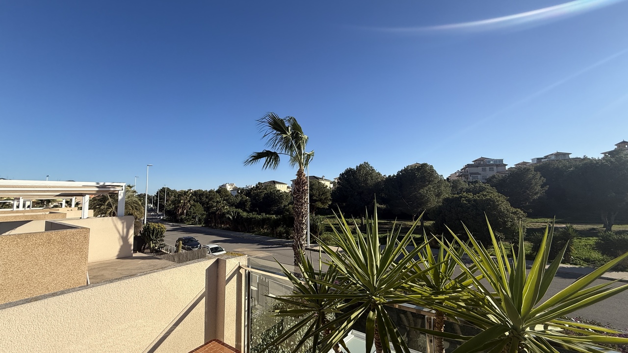 Dining area in villa for sale in La Zenia