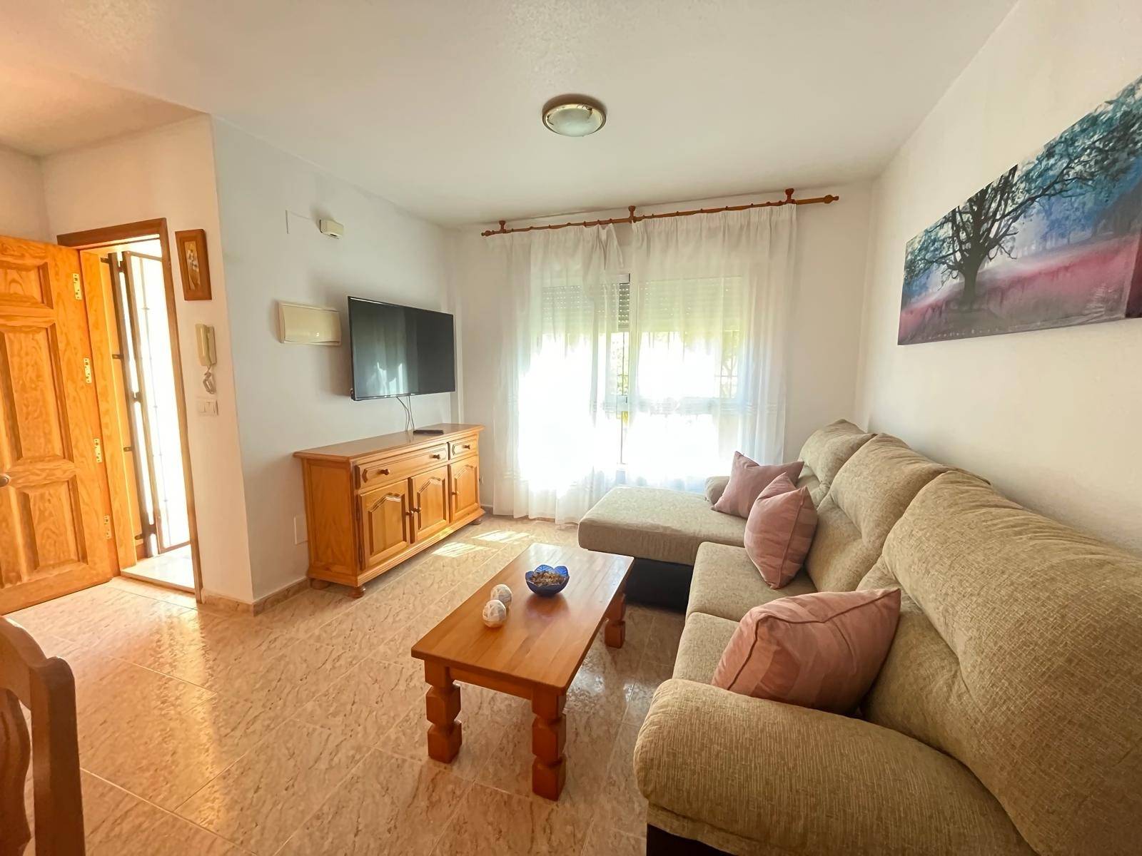 A beautiful semi-detached house for sale in Santiago de la Ribera, just 800 meters from the beach, i