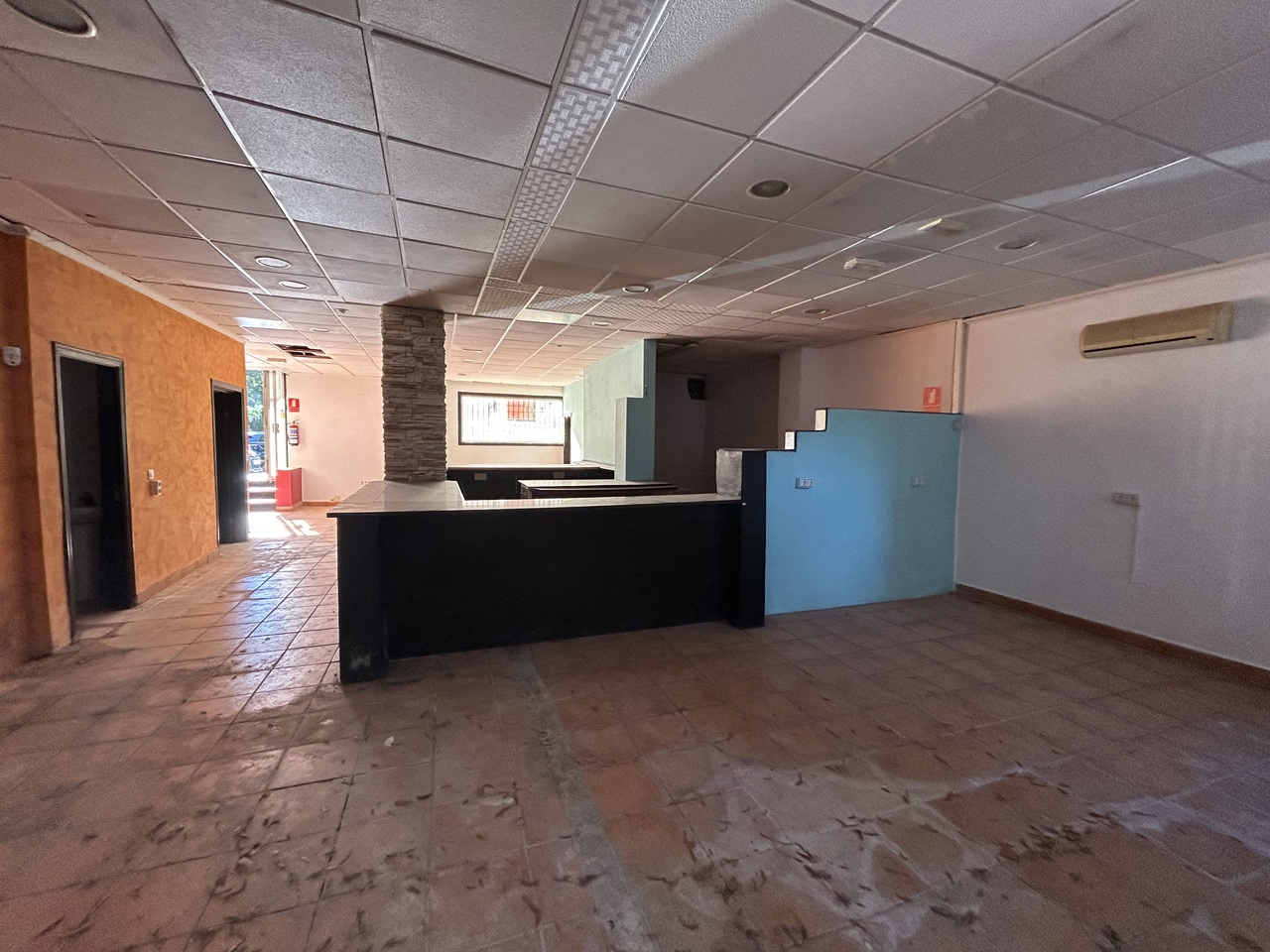 Dining area in commercial for sale in Villamartin