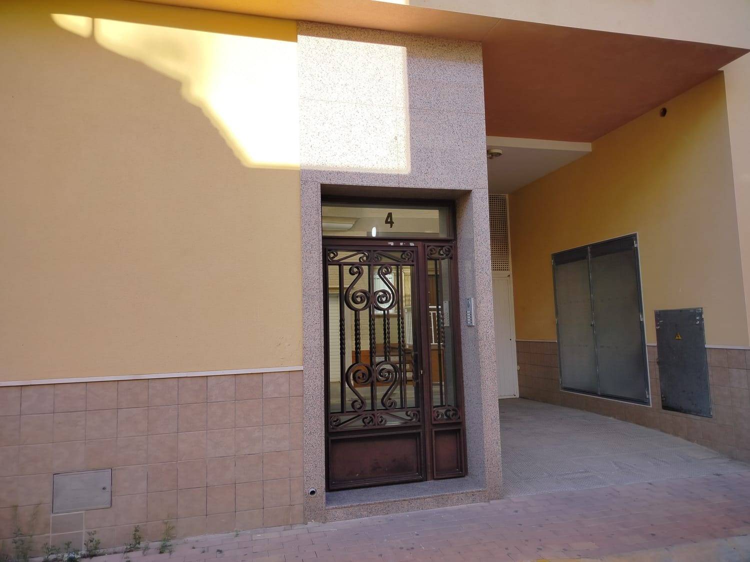 Discover this charming apartment located in the sought-after area of San Pedro del Pinatar, at an