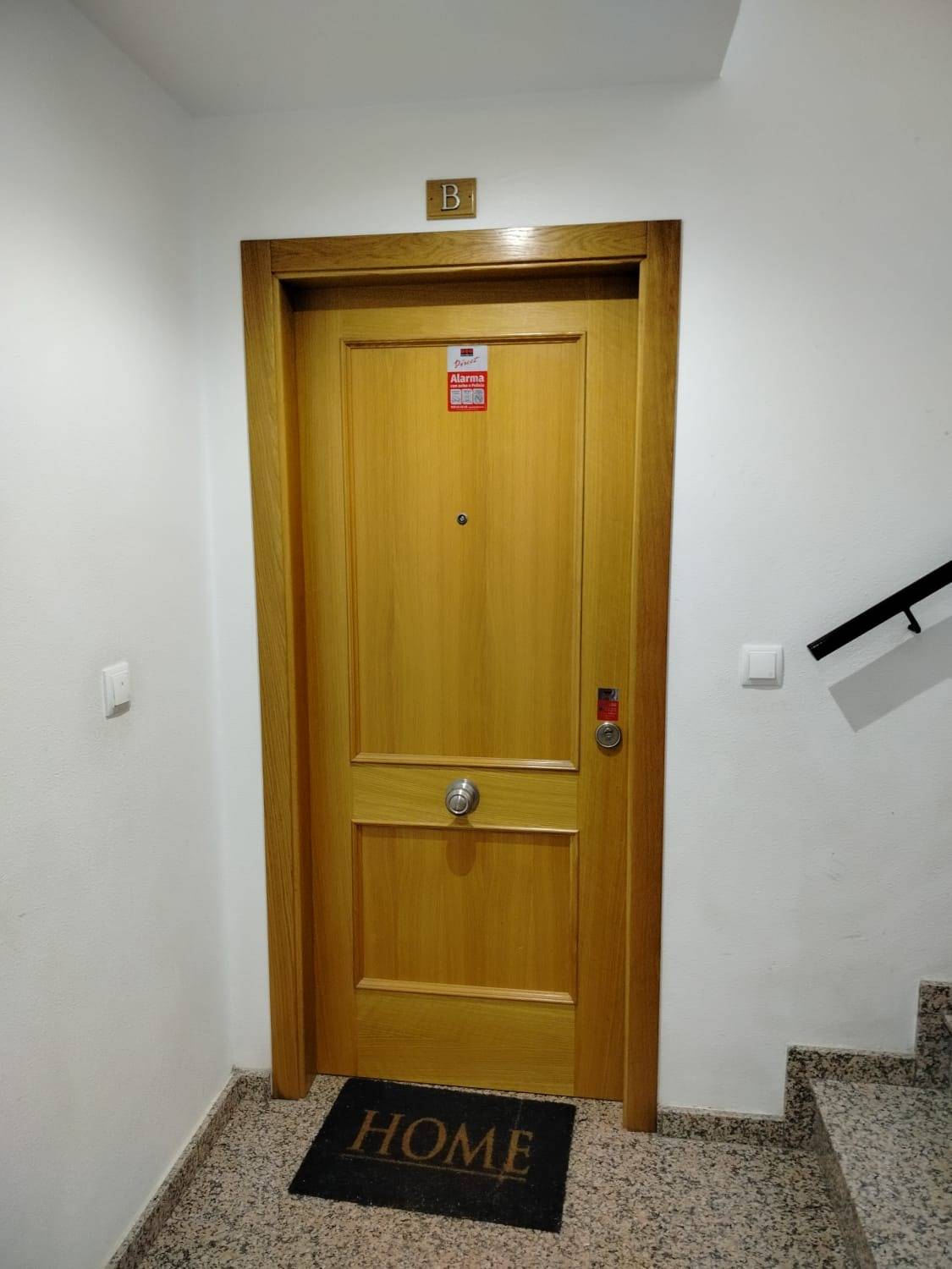 Discover this charming apartment located in the sought-after area of San Pedro del Pinatar, at an