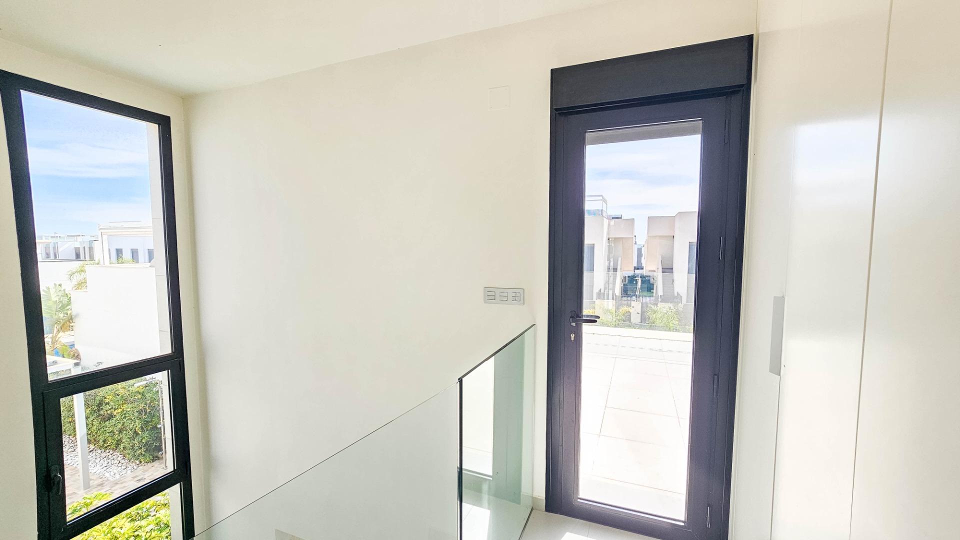 Living room in villa for sale in Rojales