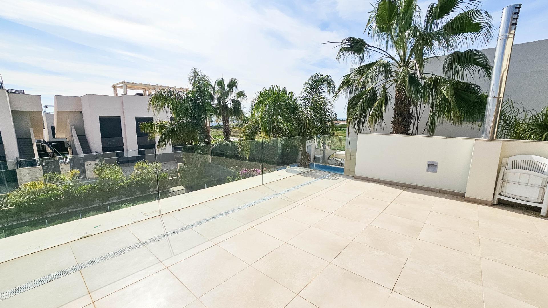 Terrace in villa for sale in Rojales