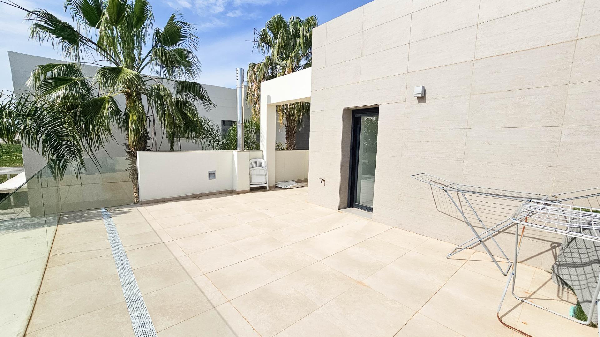Dining area in villa for sale in Rojales