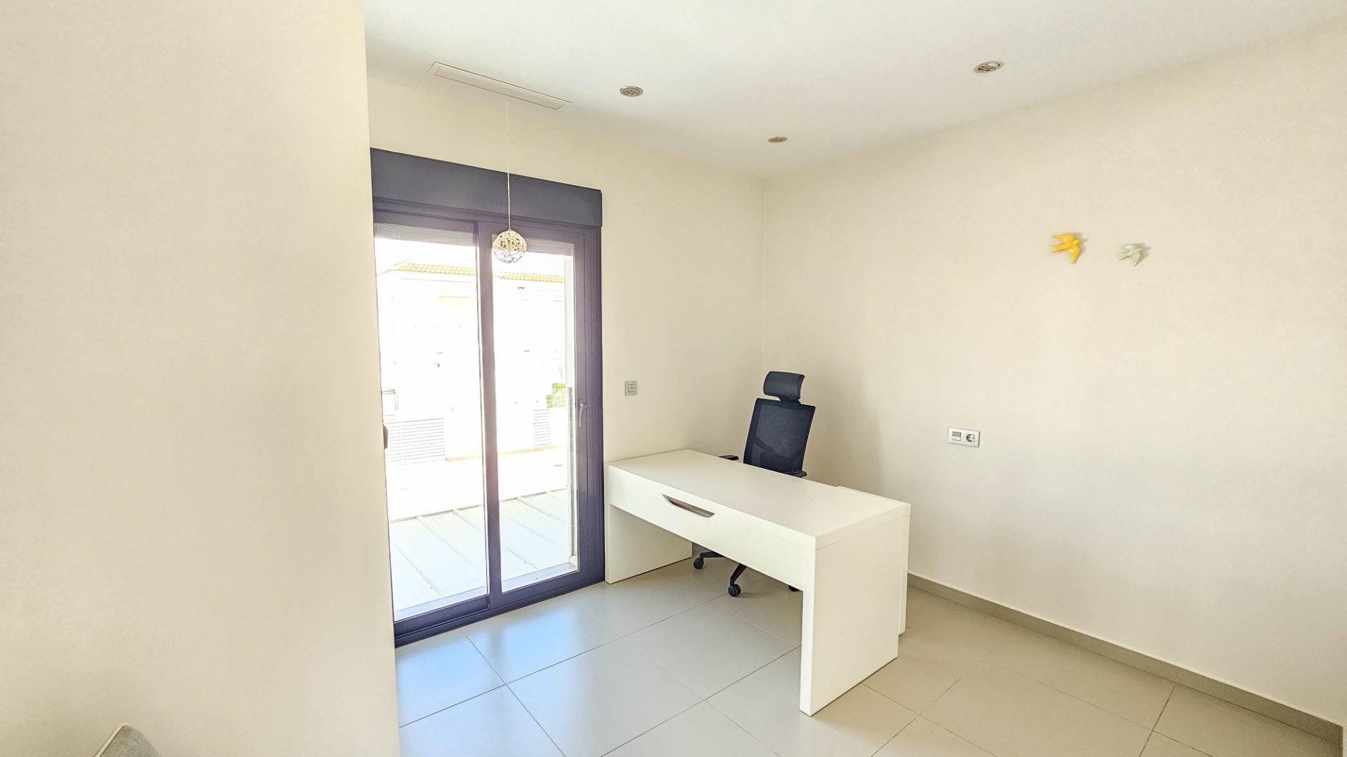 Terrace in villa for sale in Rojales