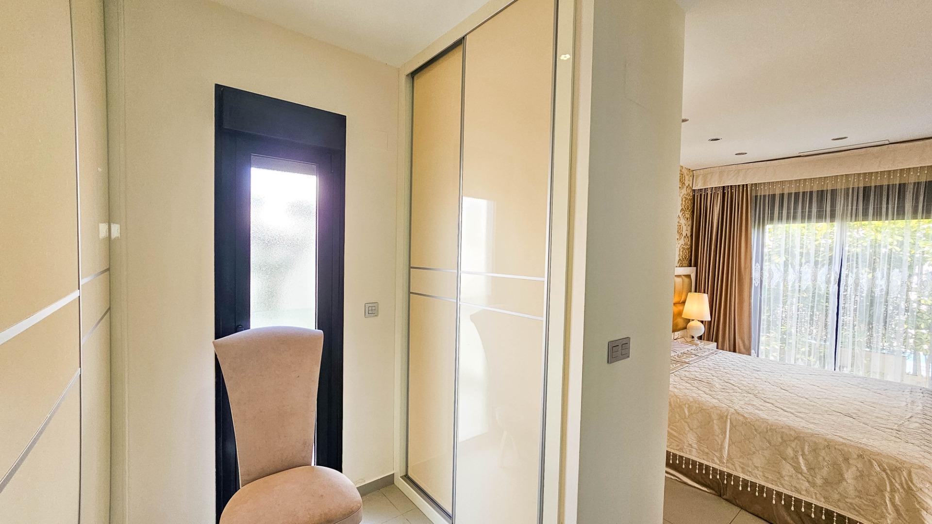 Garden in villa for sale in Rojales