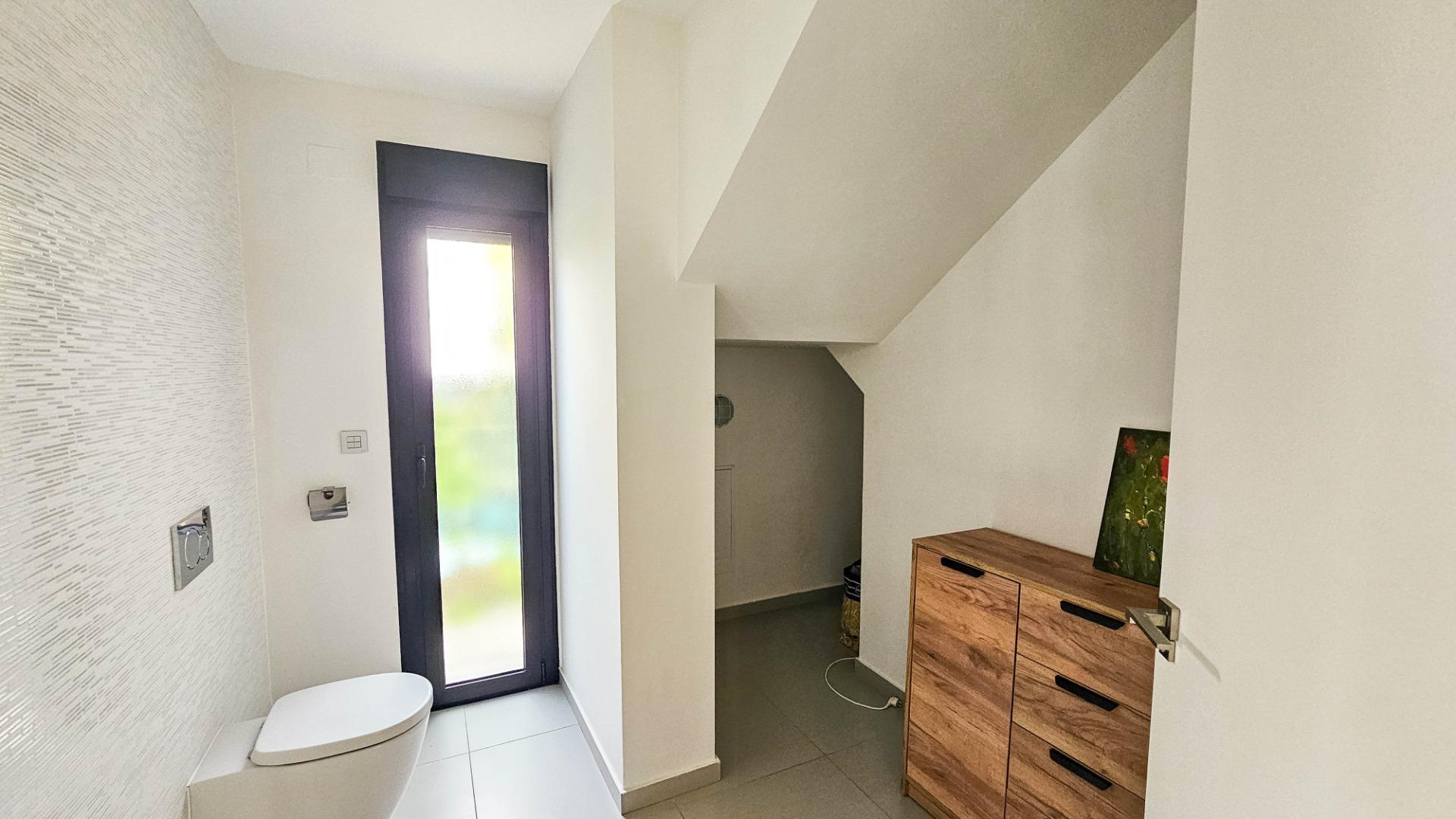 Bedroom in villa for sale in Rojales