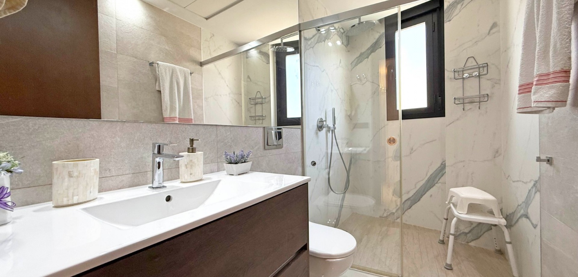 Bathroom in villa for sale in Orihuela Costa