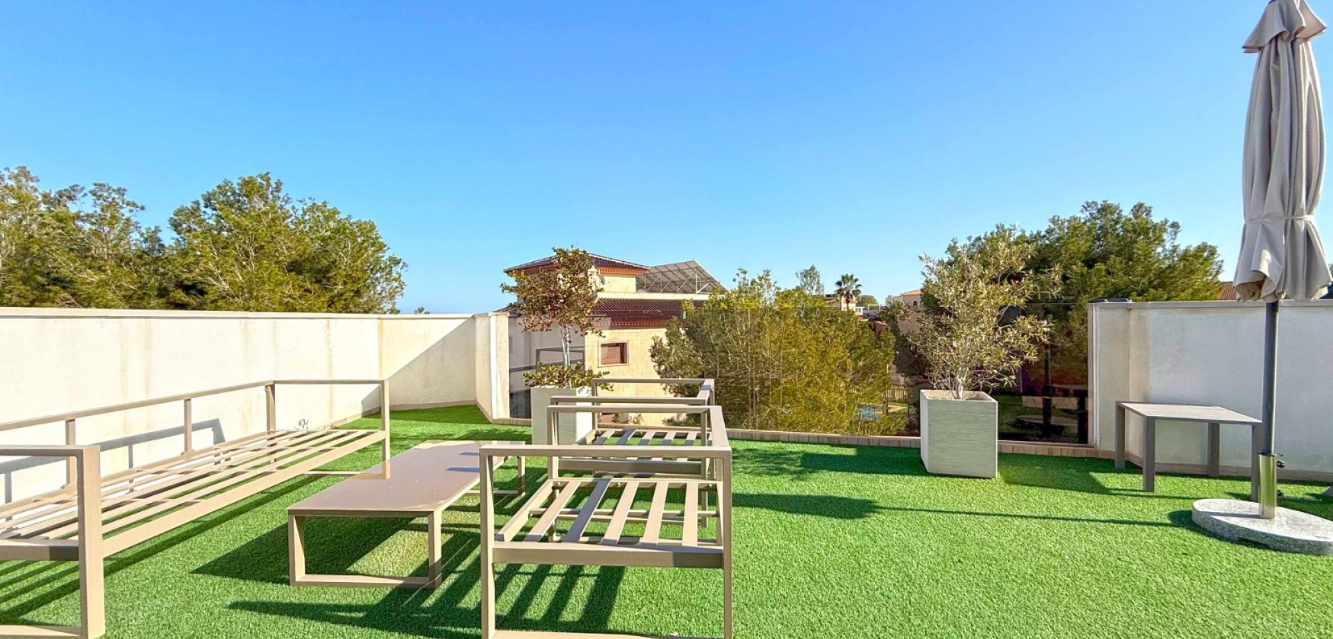 Terrace in villa for sale in Orihuela Costa