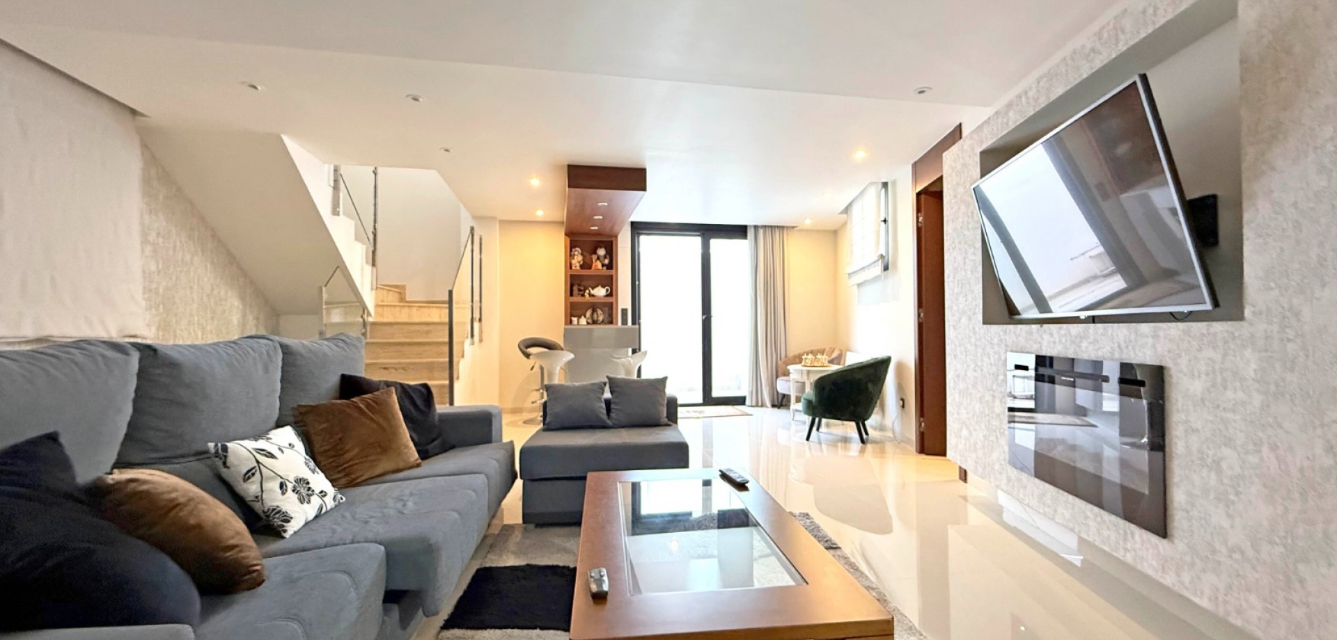 Garden in villa for sale in Orihuela Costa