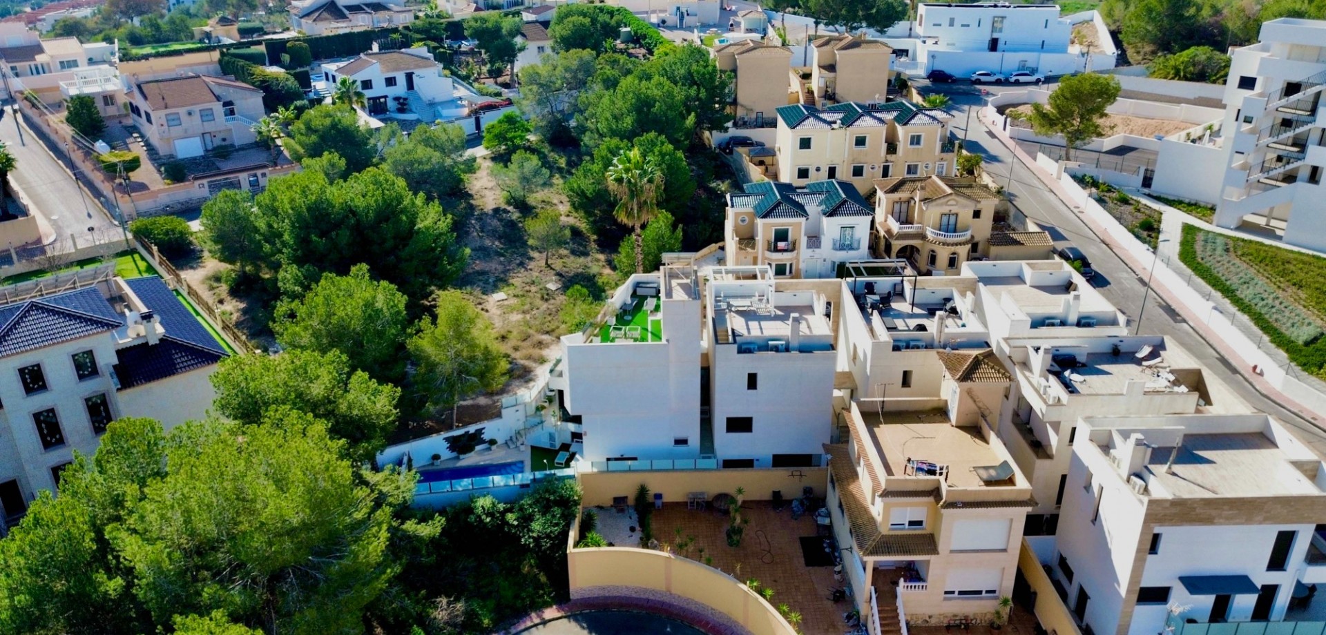 Master bedroom in villa for sale in Orihuela Costa