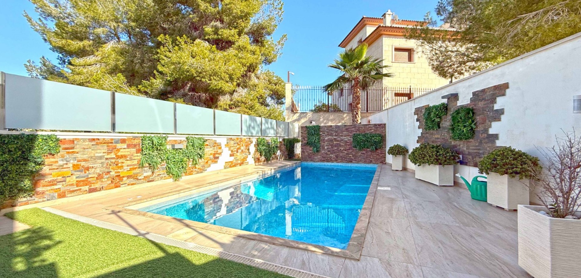 Dining area in villa for sale in Orihuela Costa