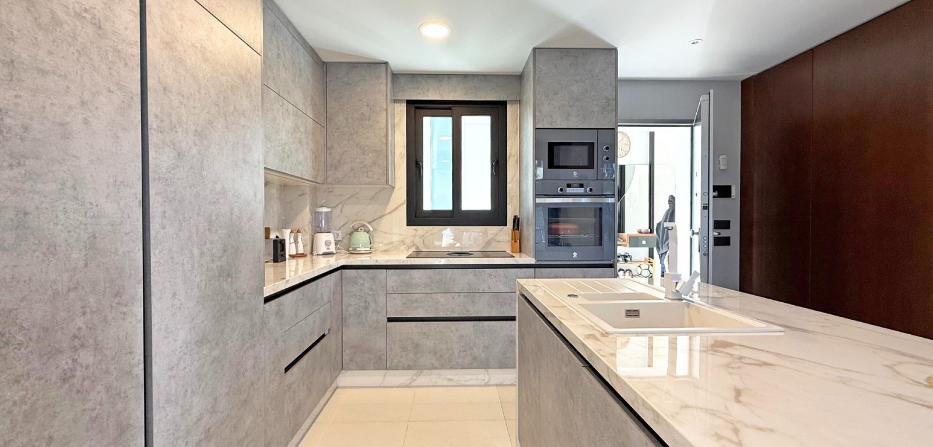 Bedroom in villa for sale in Orihuela Costa