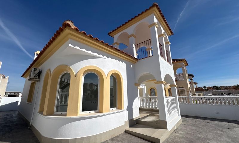 Kitchen in villa for sale in Algorfa