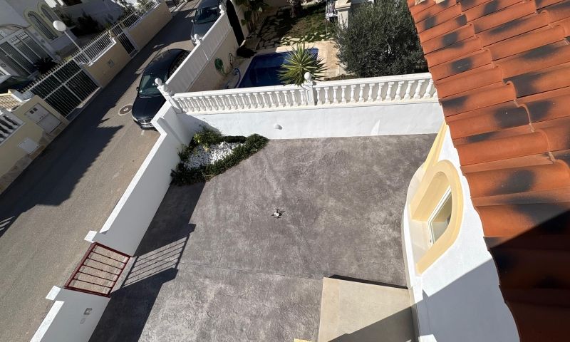 Pool area in villa for sale in Algorfa