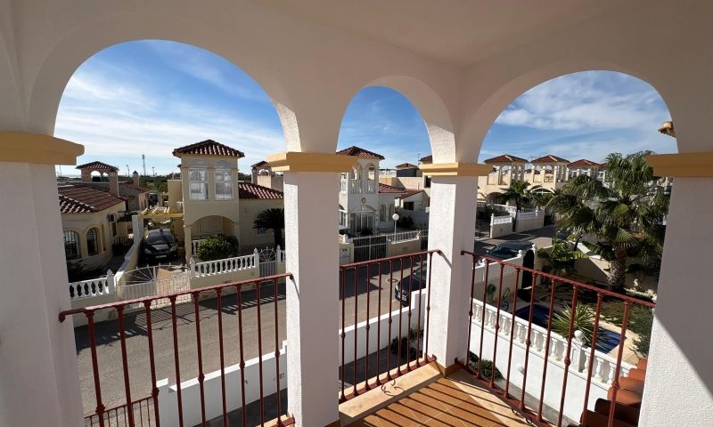 Kitchen in villa for sale in Algorfa
