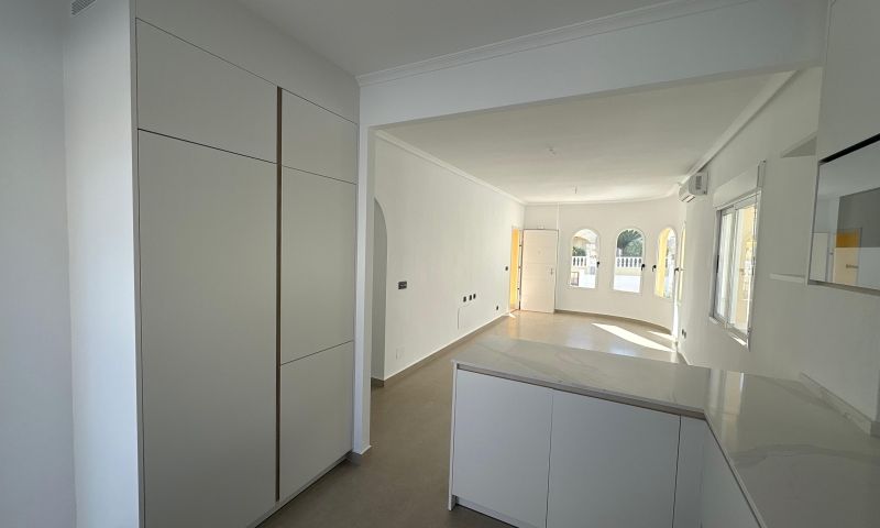 Kitchen in villa for sale in Algorfa