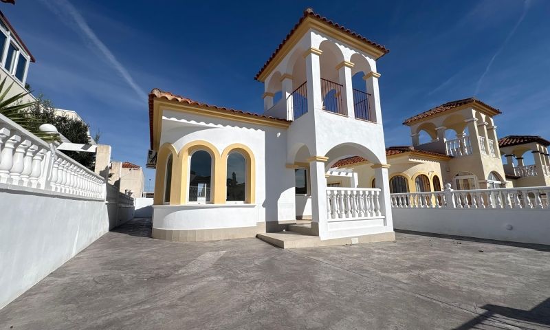 Garden in villa for sale in Algorfa