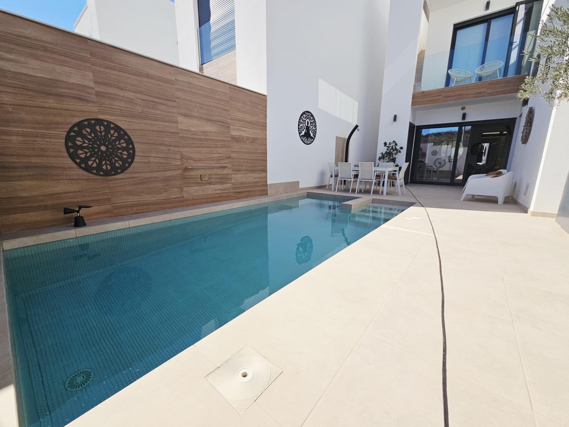 Bathroom in villa for sale in Benijofar