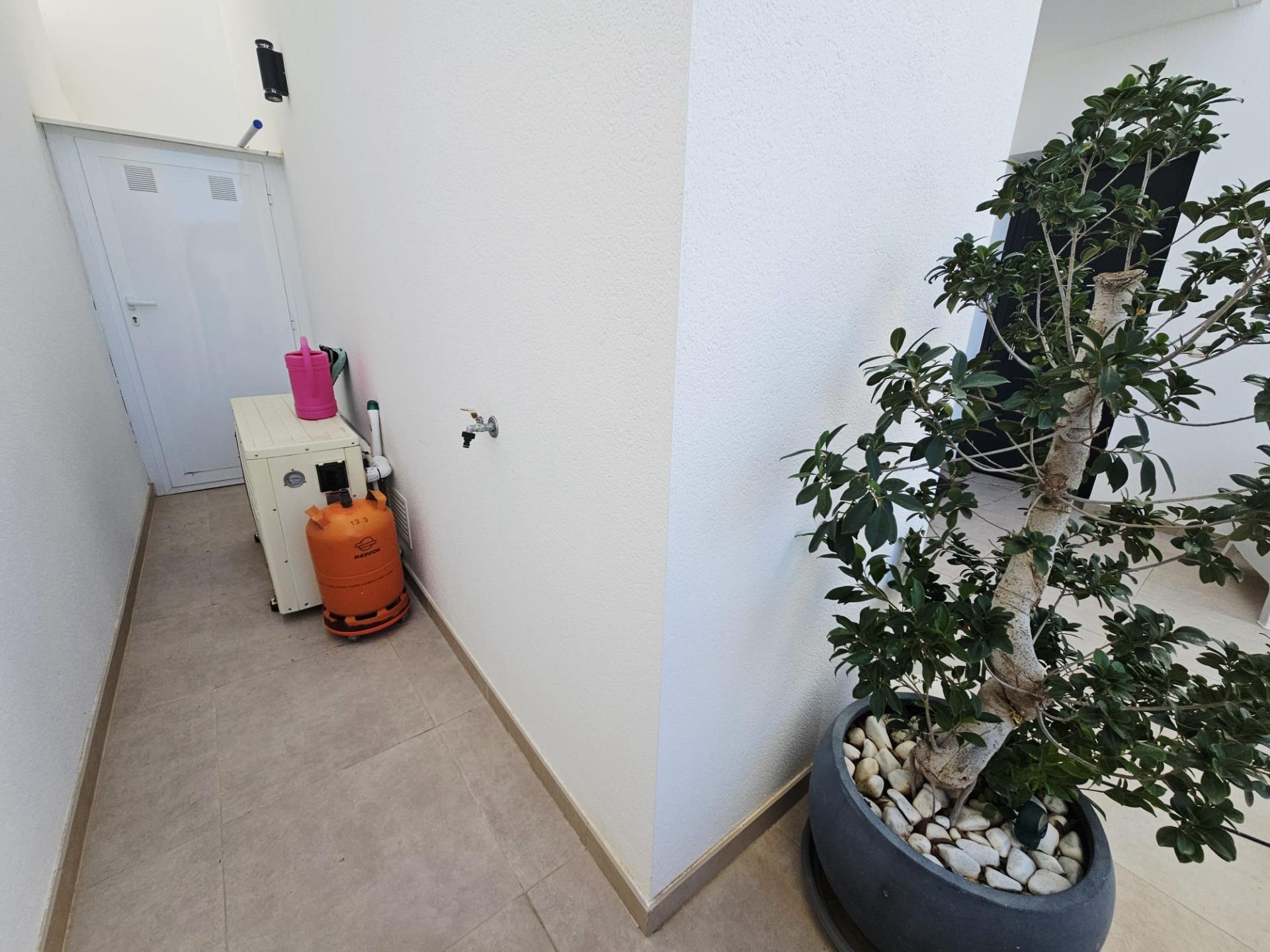 Garden in villa for sale in Benijofar