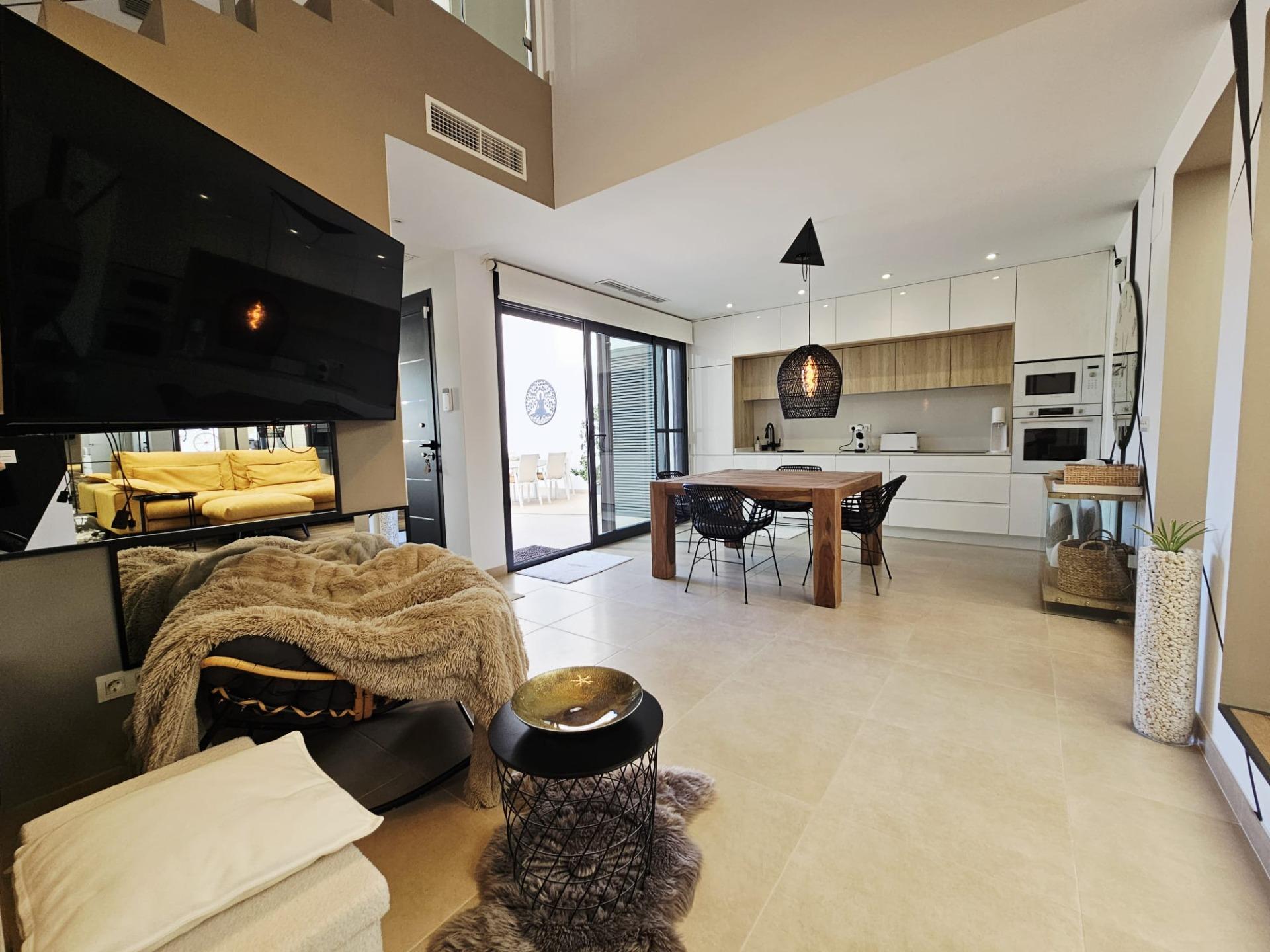 Dining area in villa for sale in Benijofar