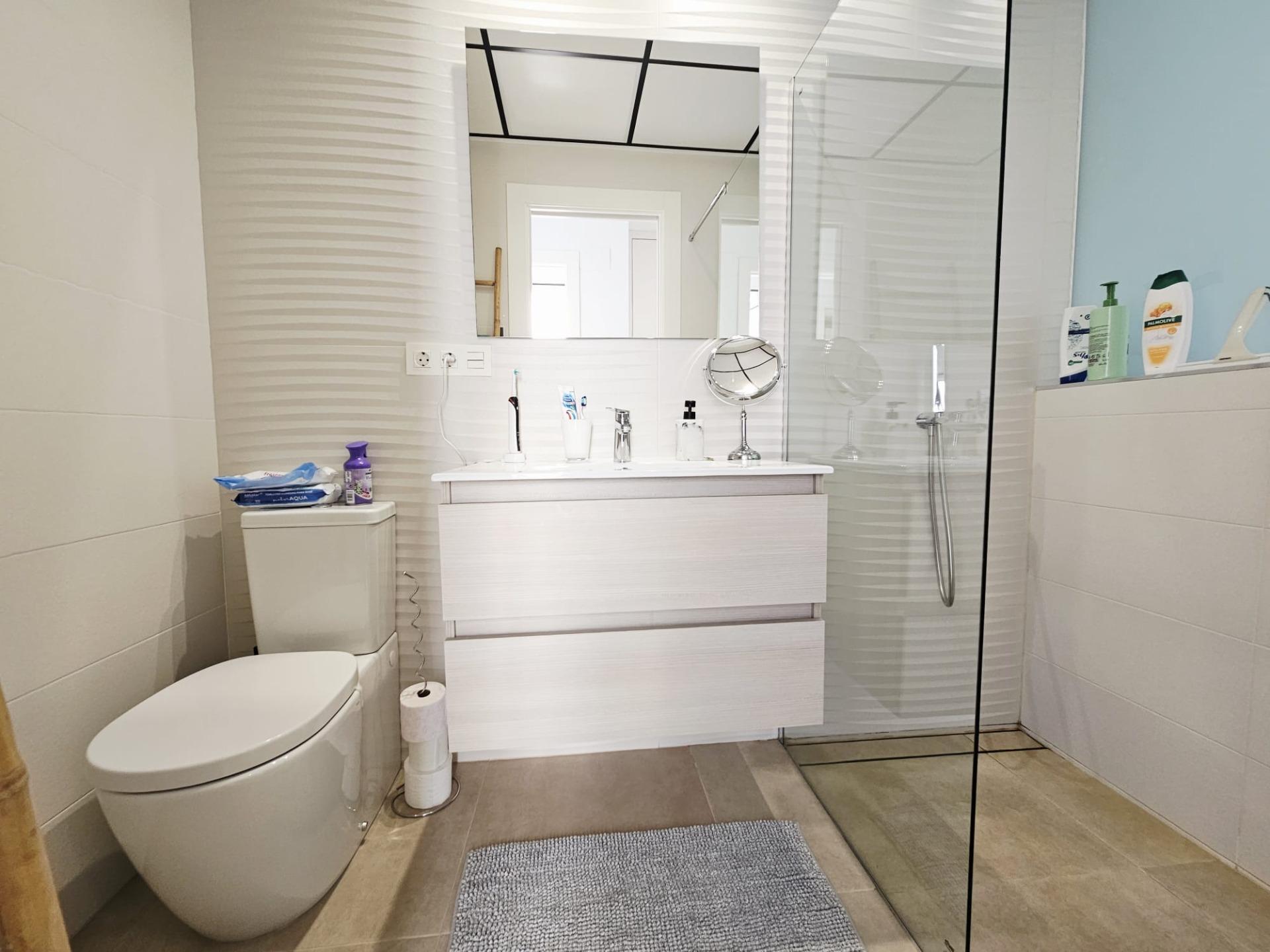 Bedroom in villa for sale in Benijofar