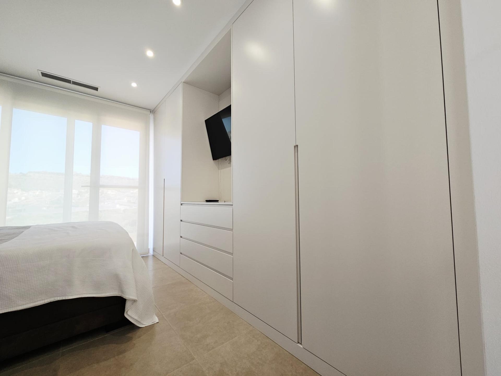 Master bedroom in villa for sale in Benijofar