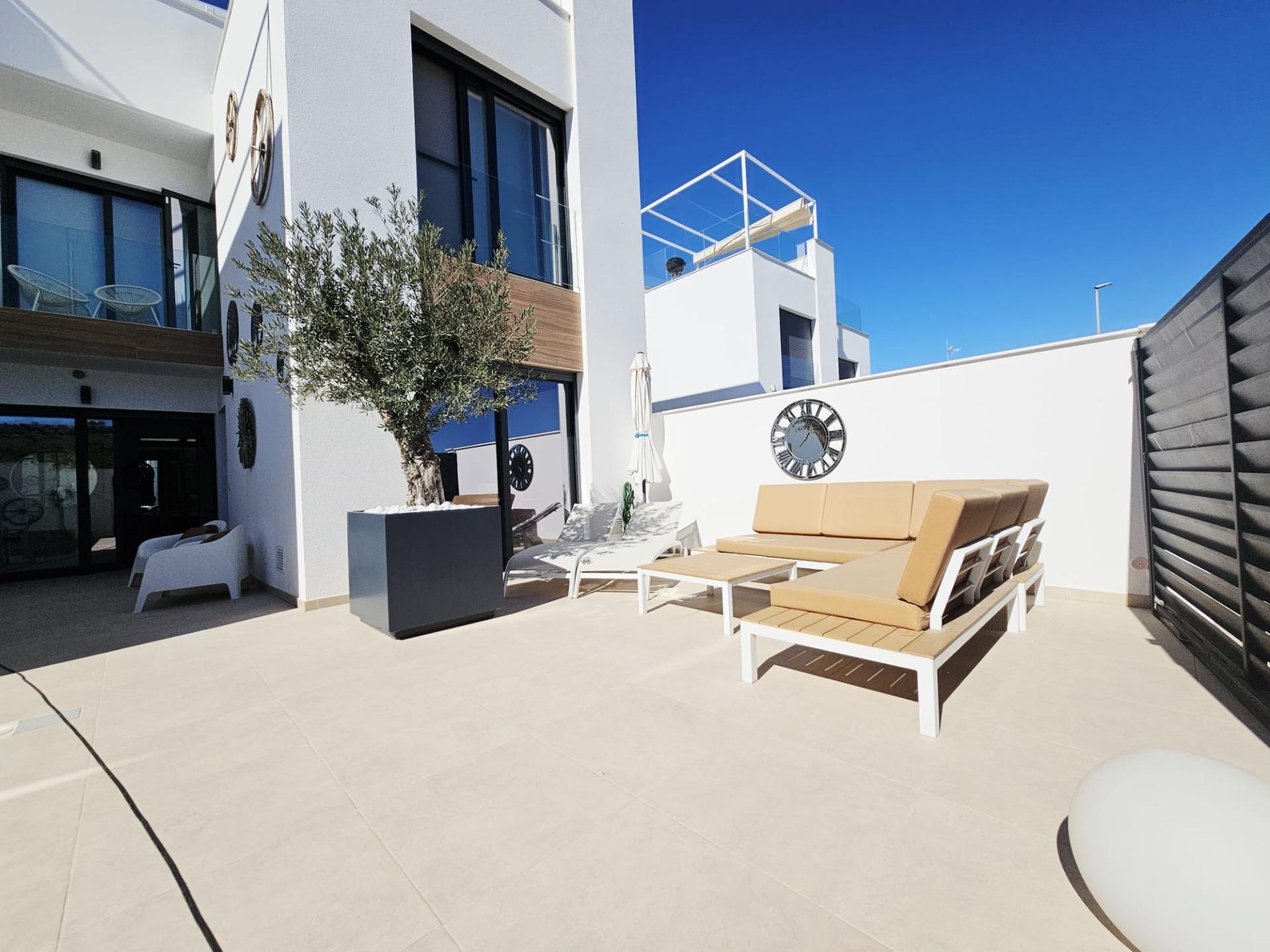 Bedroom in villa for sale in Benijofar