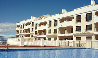 Spacious Penthouse Apartment with Expansive Terrace in SucinaThis bright and spacious penthouse apar