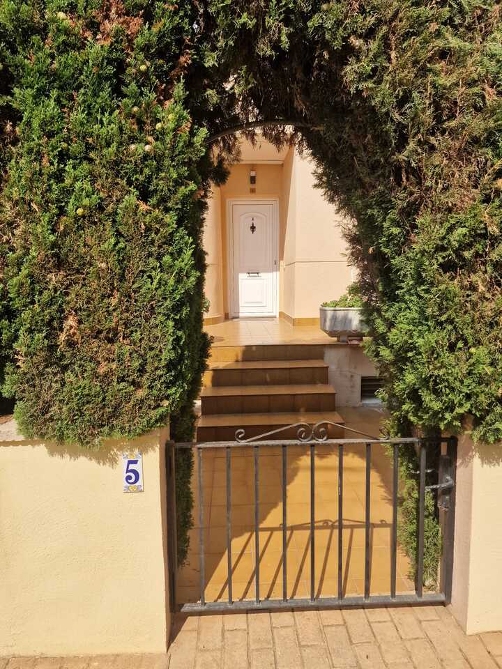 Bedroom in apartment for sale in Denia