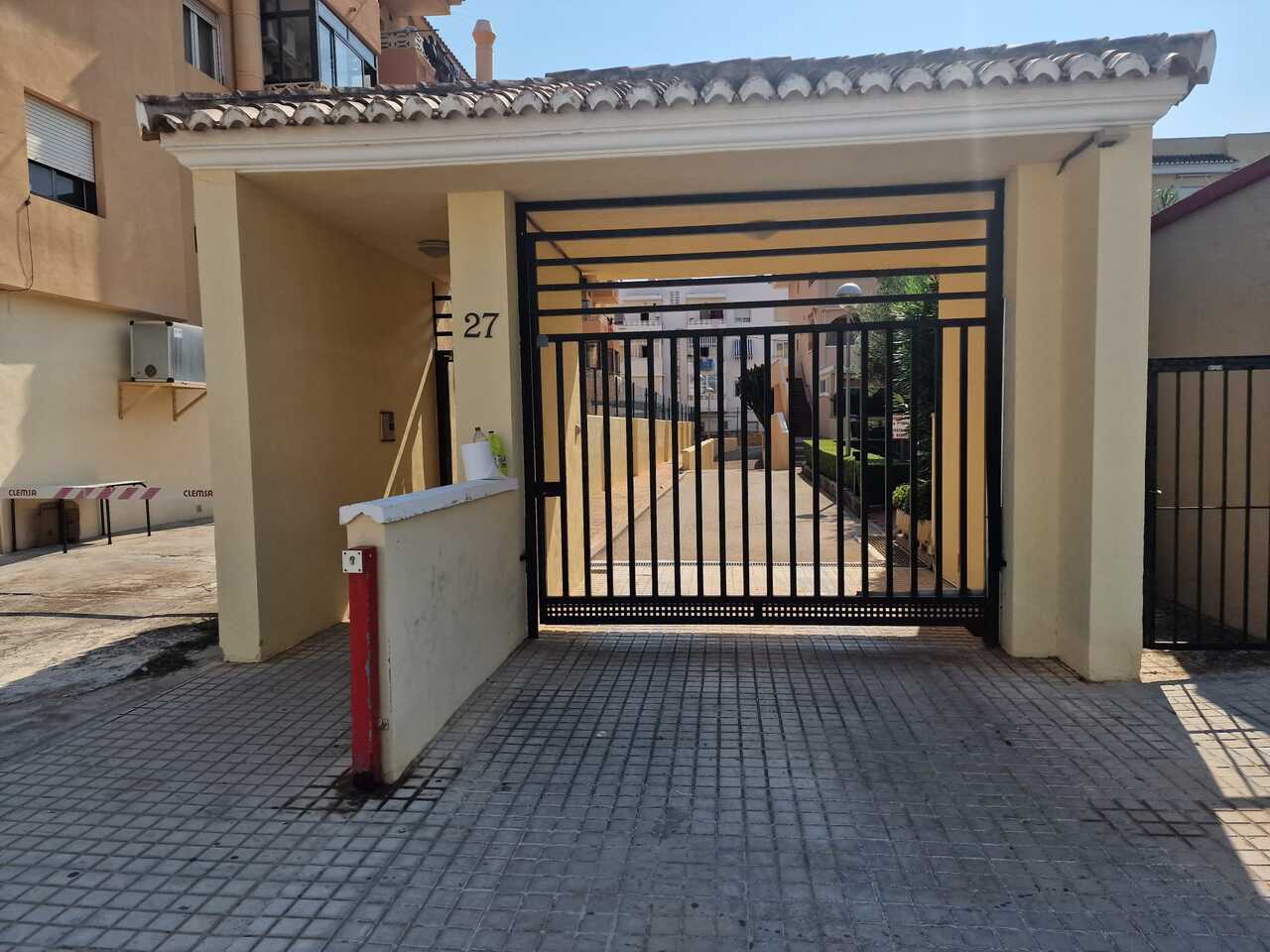 Living room in apartment for sale in Denia
