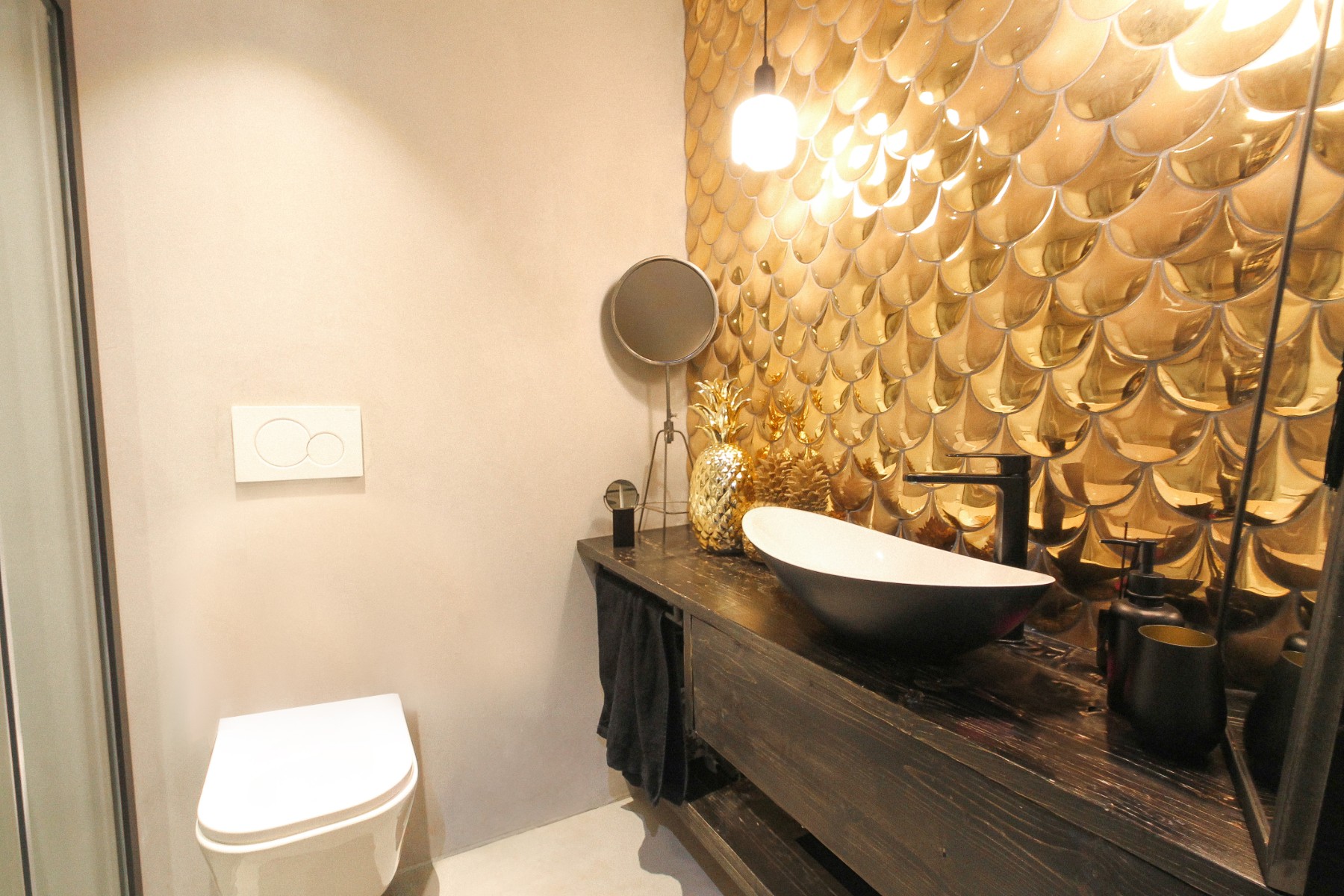 Bedroom in apartment for sale in Alicante
