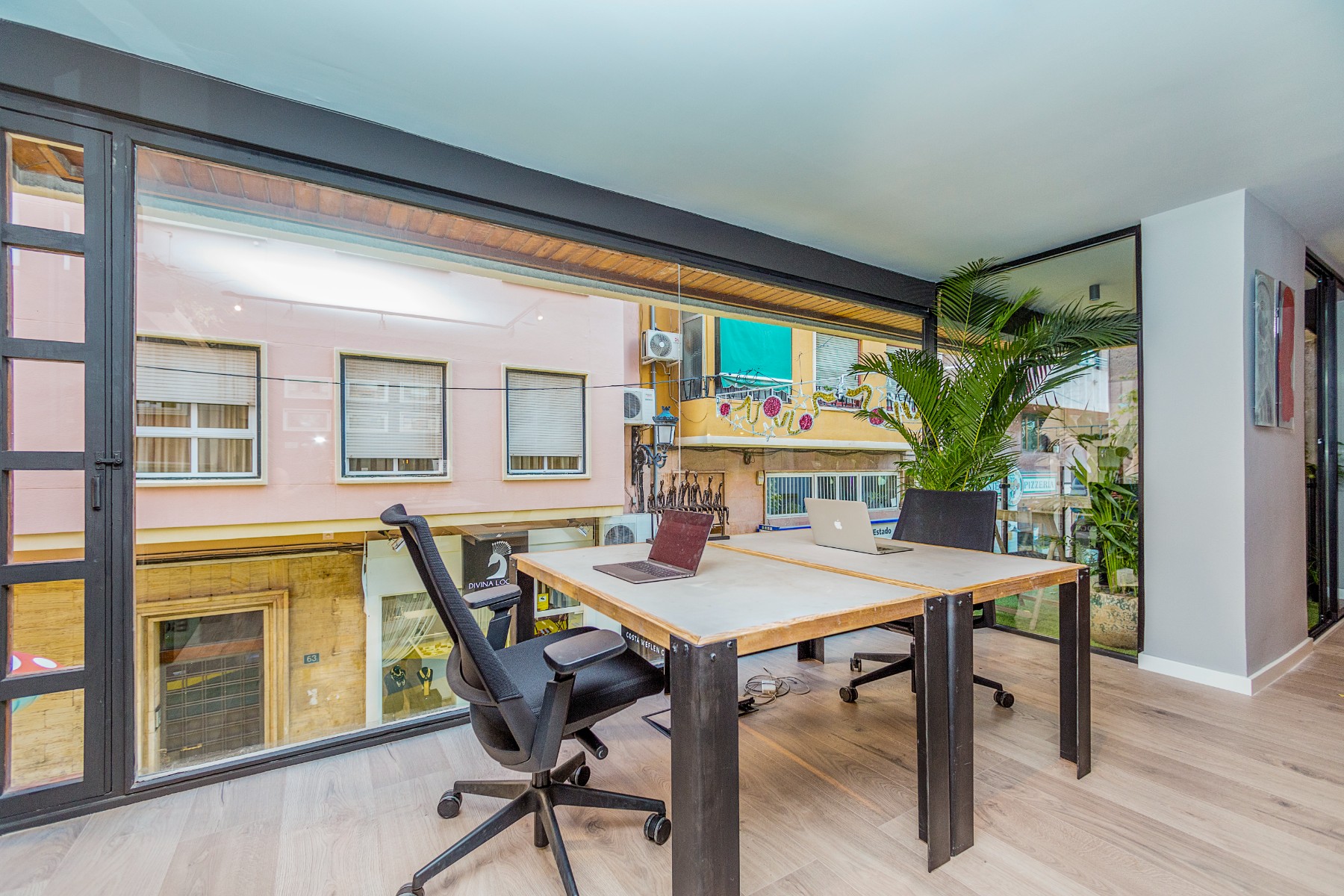 Pool area in apartment for sale in Alicante
