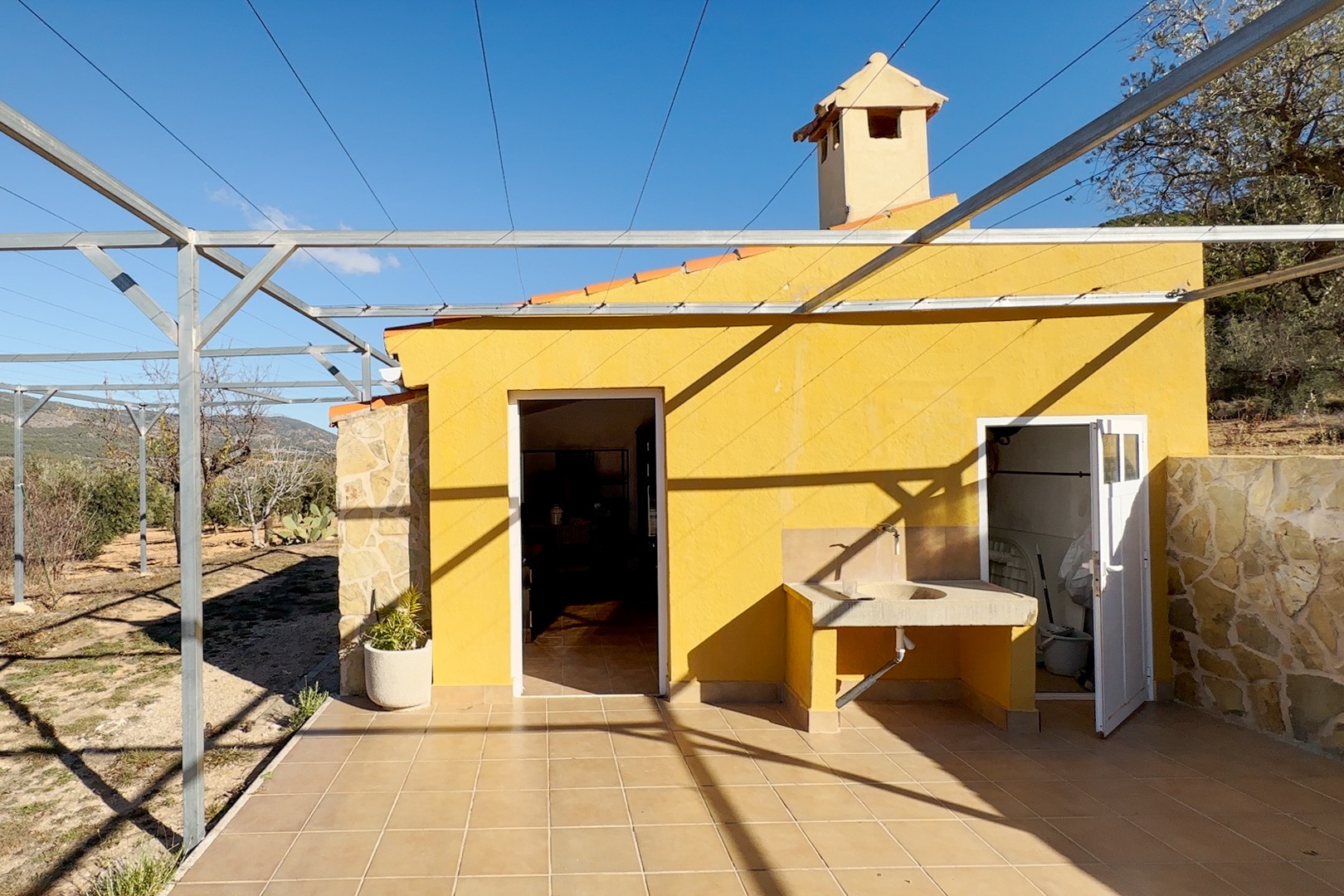 Bathroom in land for sale in Ibi