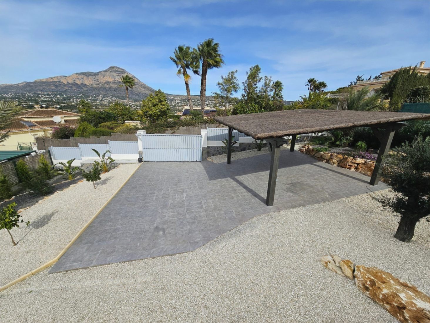 Garden in villa for sale in javea