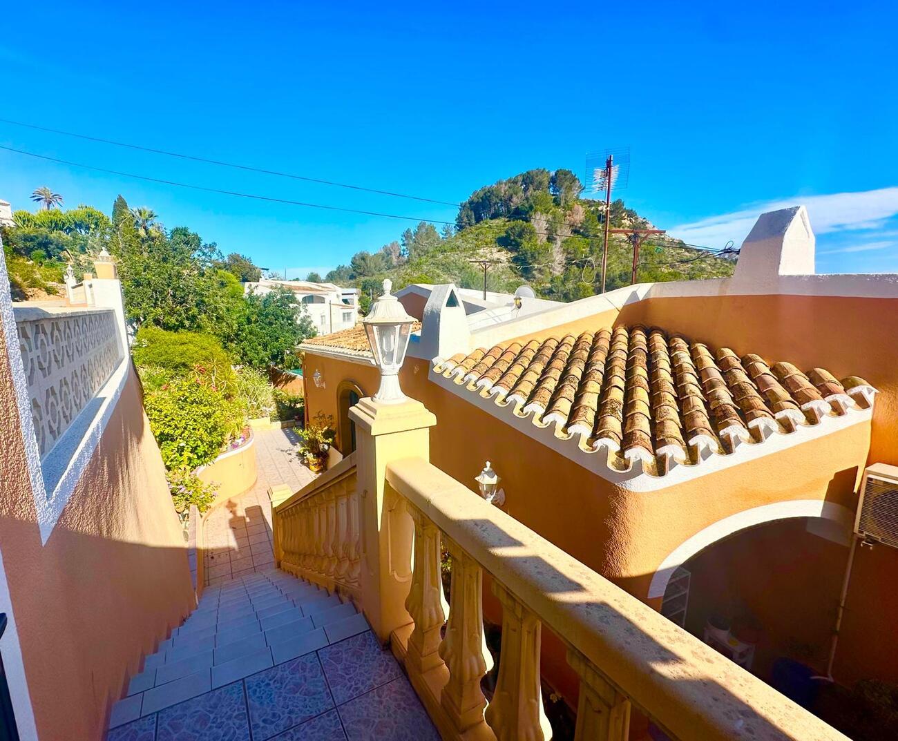 Dining area in villa for sale in javea