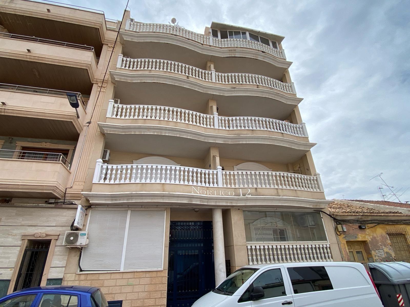 Spacious apartment in the center of Torrevieja, approximately 750 meters from the “Playa del Cura” a