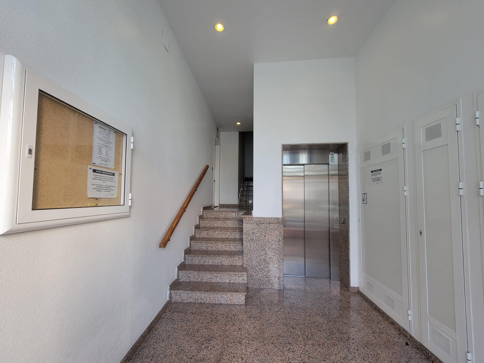 Bedroom in apartment for sale in Torrevieja