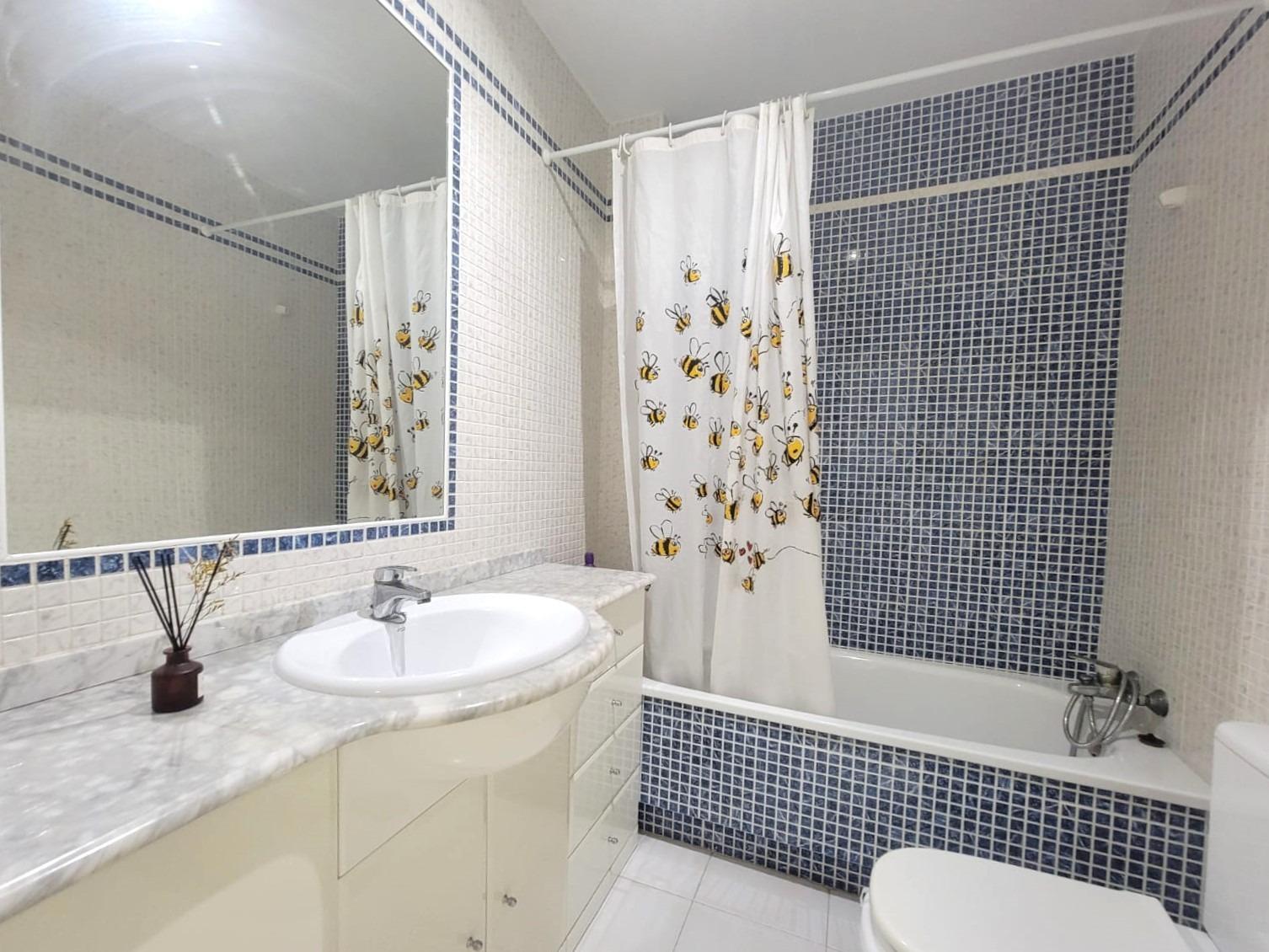 Spacious apartment in the center of Torrevieja, approximately 750 meters from the “Playa del Cura” a
