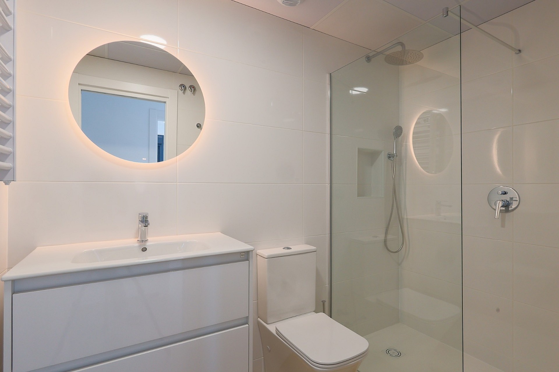 Bathroom in apartment for sale in Santa Rosalia Resort