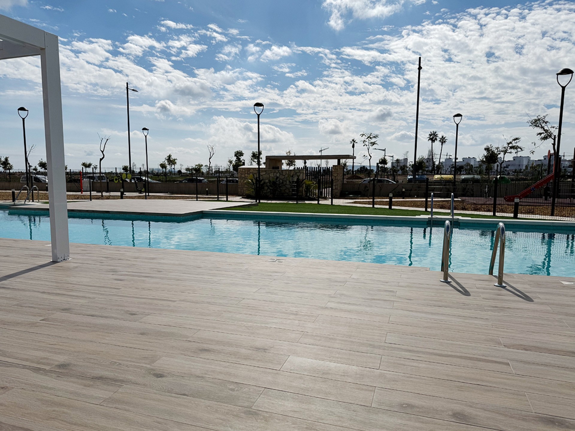 Garden in apartment for sale in Santa Rosalia Resort
