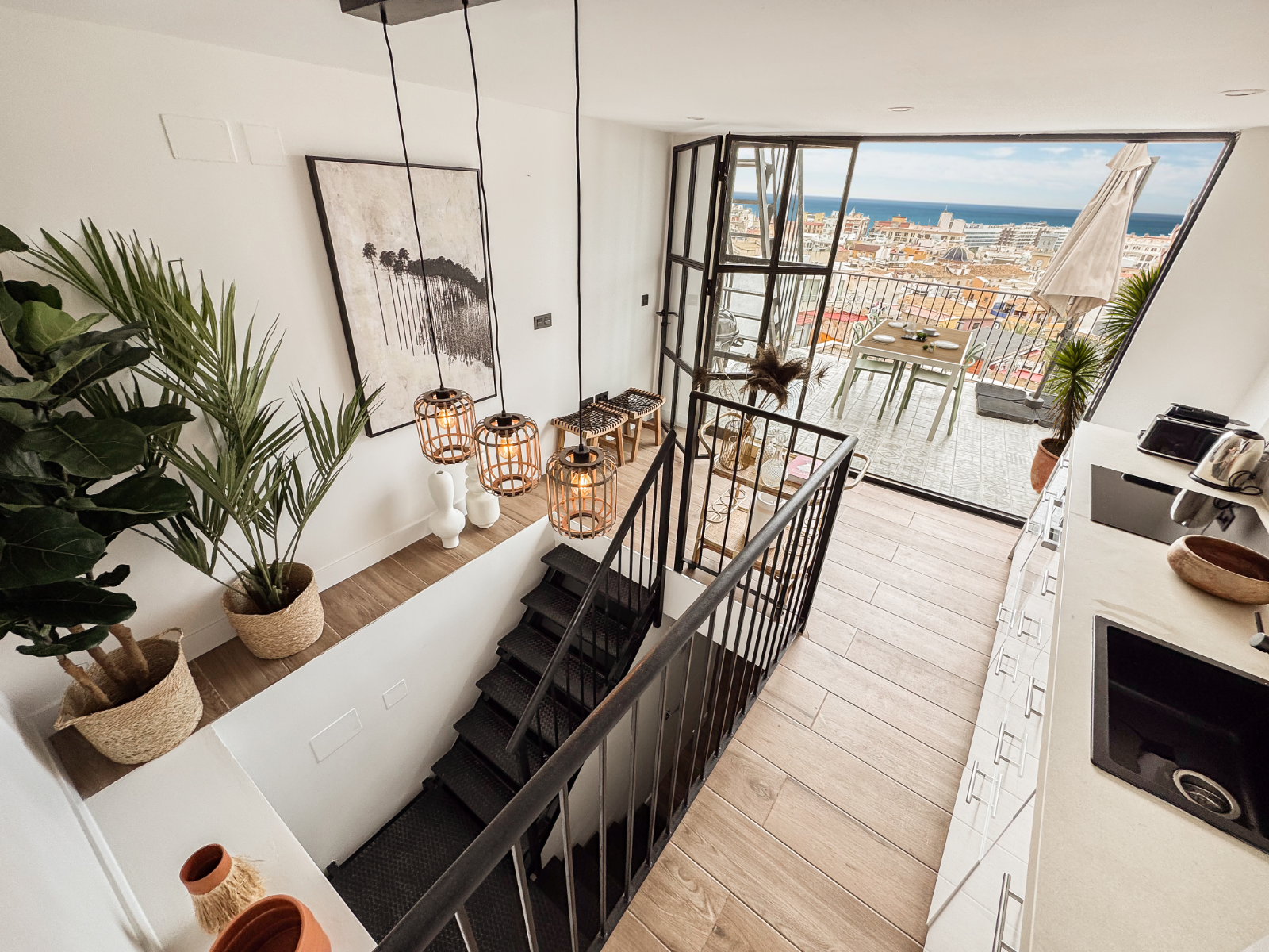Master bedroom in apartment for sale in Alicante