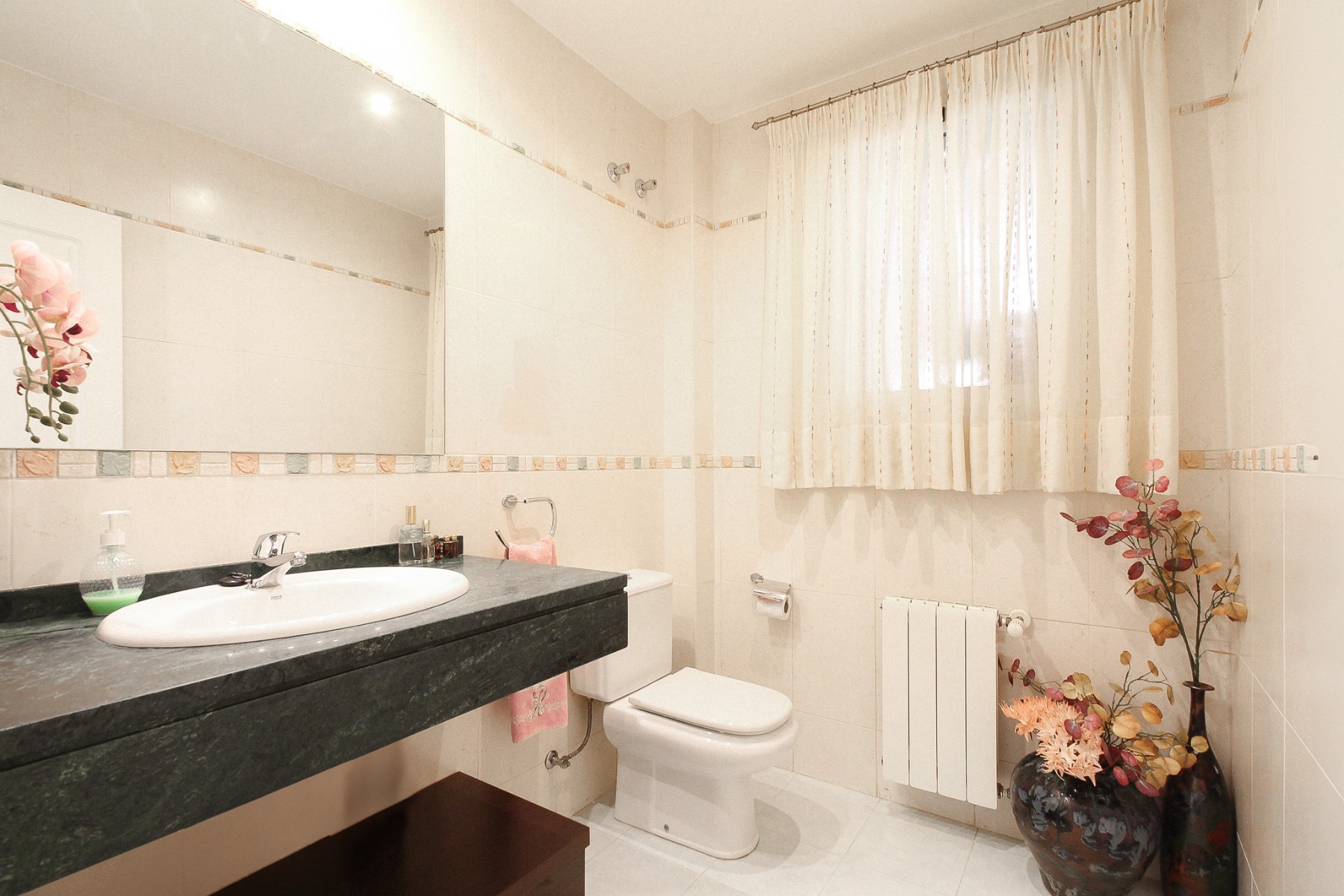 Dining area in villa for sale in San Vicente del Raspeig