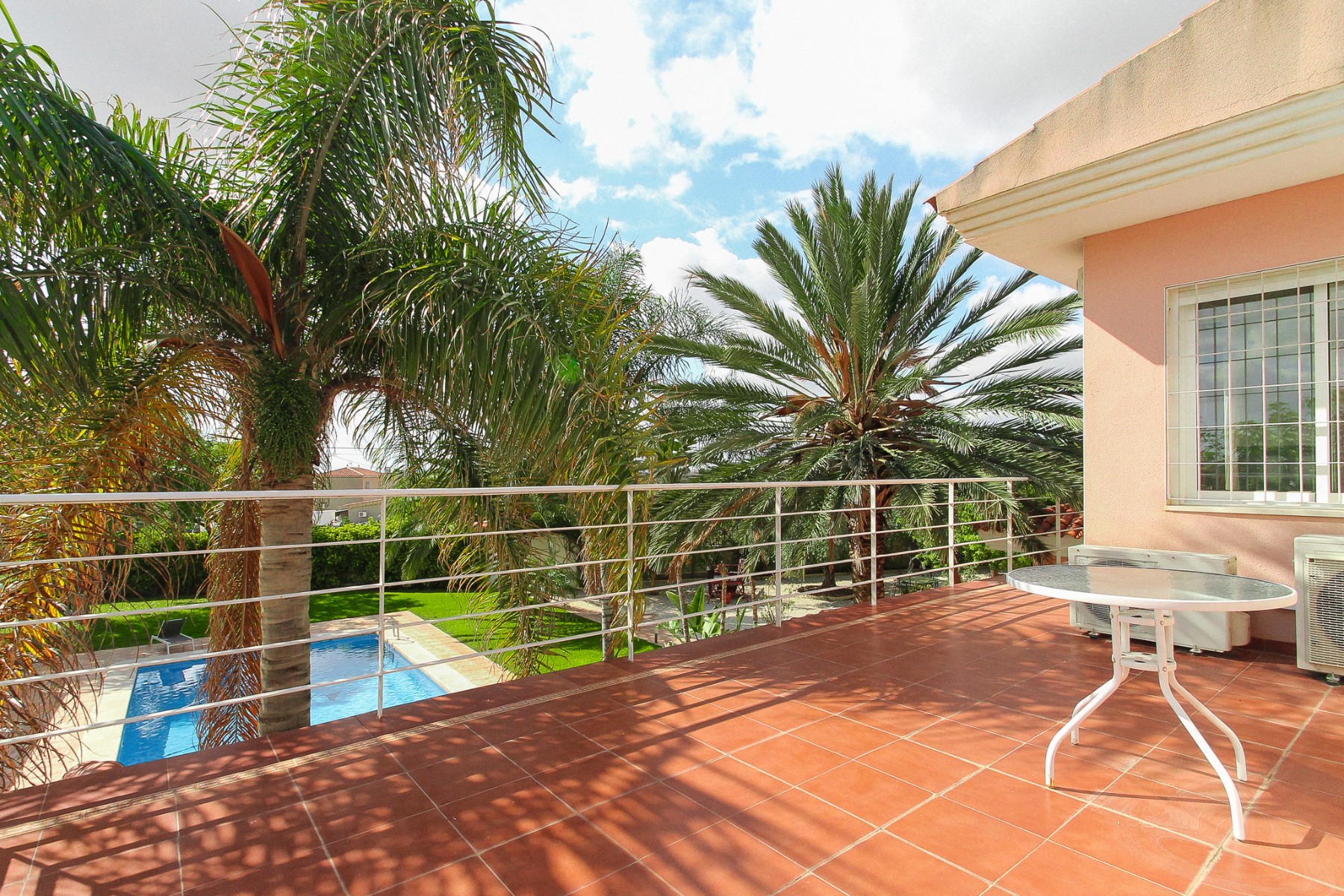 Master bedroom in villa for sale in San Vicente del Raspeig