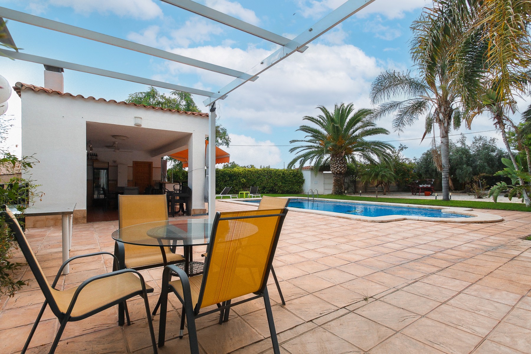 Garden in villa for sale in San Vicente del Raspeig