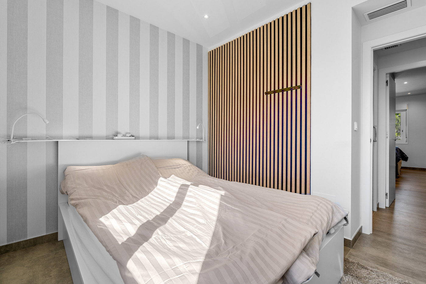 Master bedroom in bungalow for sale in Torrevieja
