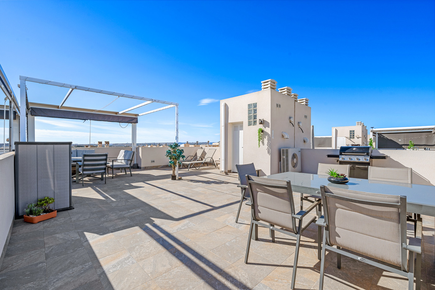 Bedroom in bungalow for sale in Torrevieja