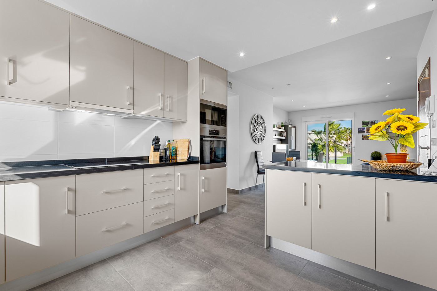 Dining area in bungalow for sale in Torrevieja