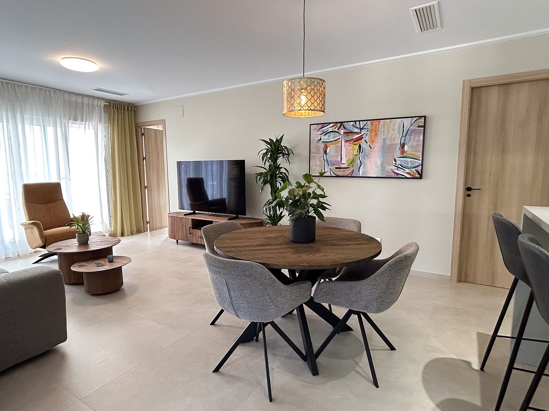 Living room in apartment for sale in El Raso