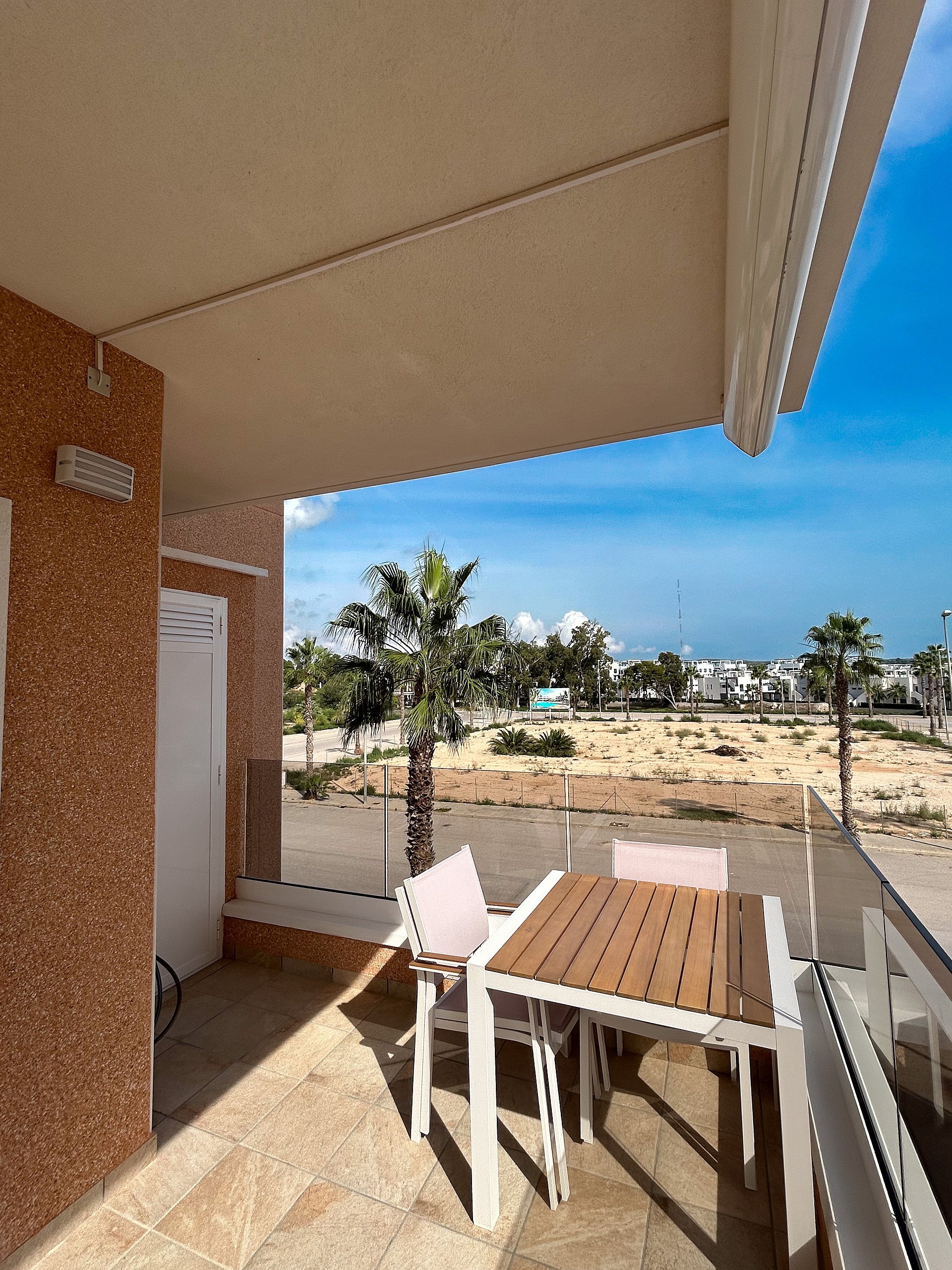 Garden in apartment for sale in El Raso